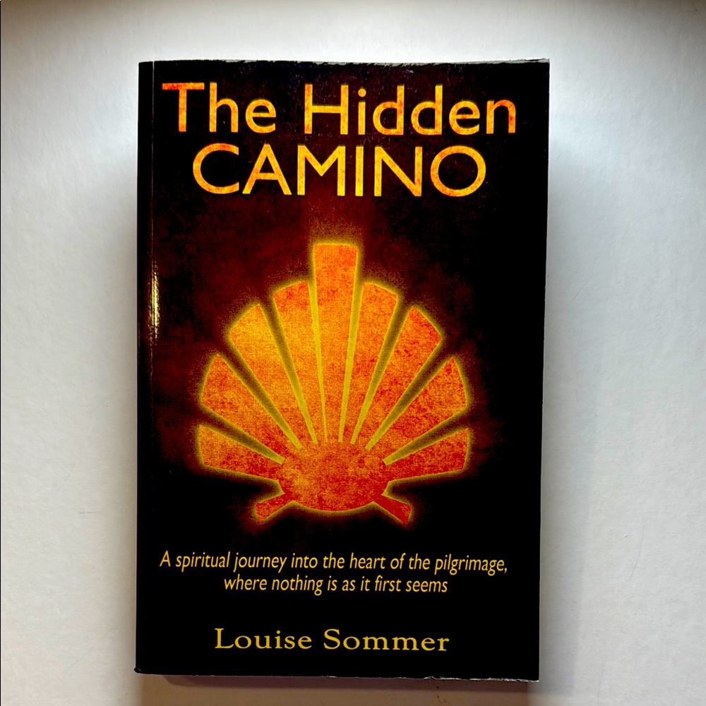 📚 3/$25 - BOOK “The Hidden Camino” by Louise Sommer